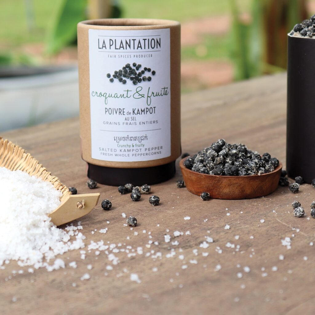 Poivre Frais au Sel de Kampot, production exclusive de La Plantation en pot carton.