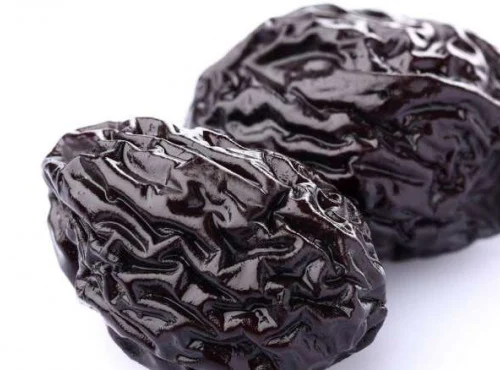 Le pruneau, charnu et moelleux, reste la star de nos fruits secs. Vendu au poids