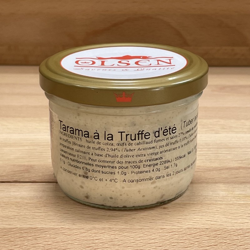 Tarama à la truffe d'été de La Maison Olsen à déguster sur un blini, présenté en petit pot de verre